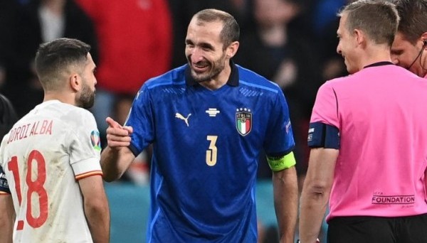 Легендарный итальянский футболист завершает карьеру
