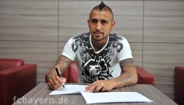 Официально: Видаль подписал контракт с Баварией