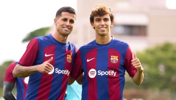 Барселона намерена выкупить контракты двух португальских футболистов
