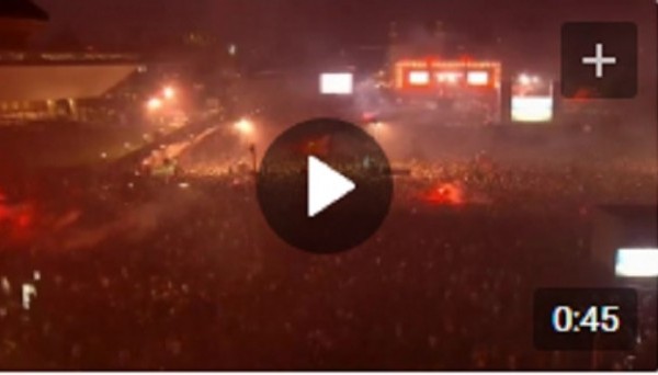 100.000 болельщиков Аякса смотрели финал Лиги Европы на площади в Амстердаме