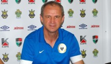 Александр Рябоконь, главный тренер Десны. Фото fcgornyak.dp.ua.