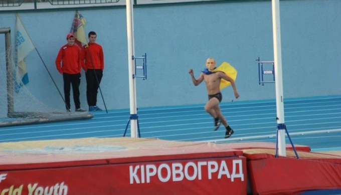 Путин пробежался по стадиону Зирка в Кировограде